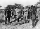 DavidFarrarandDanaAndrewstogetherwithAfricantribesmenstandbesidetheirlionshotinRhodesia1954n_zps.jpg