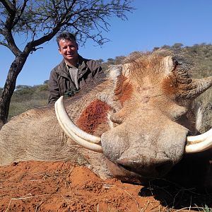 Hunting Warthog SAVANNA HUNTING SAFARIS