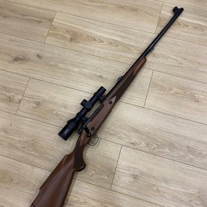 .375 H&H. Winchester Model 70 Classic Super Express Rifle