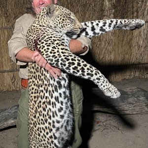 Leopard Hunt Tanzania Selous