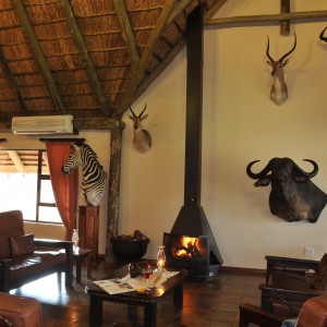 Wag n Bietjie Lodge - Wintershoek Johnny Vivier Safaris in South Africa