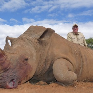 Hunting White Rhino with Wintershoek Johnny Vivier Safaris in SA