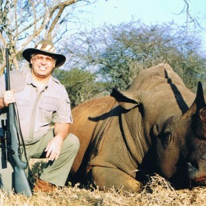 Hunting White Rhino with Wintershoek Johnny Vivier Safaris in SA