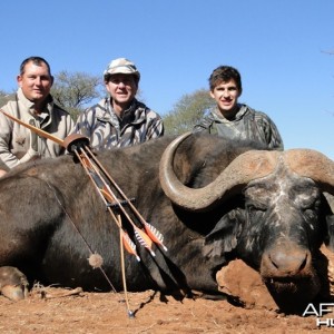 Buffalo bow hunt hunt with Wintershoek Johnny Vivier Safaris