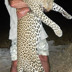 Selous Leopard Hunting