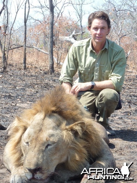 Lion of Selous, 2010 : PH A.Mermet