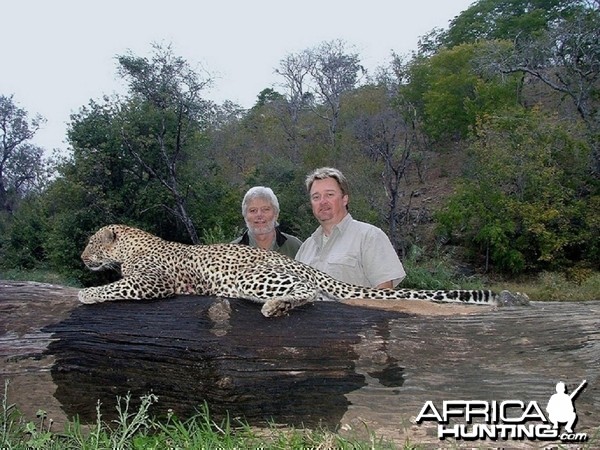 Leopard Hunt at Savuli Ranch, The Save, Zimbabwe