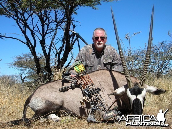 Bowhunting Gemsbok in Namibia