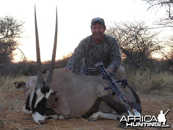 Bowhunting Gemsbok in Namibia