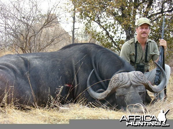 Buffalo hunted with SSG Safaris PH Nixon Dzingai