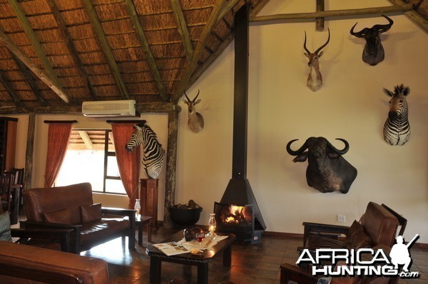 Wag n Bietjie Lodge - Wintershoek Johnny Vivier Safaris in South Africa