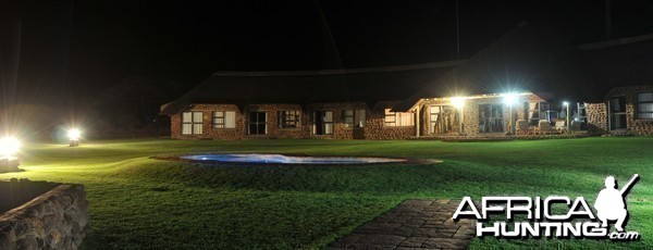 Wag n Bietjie Lodge - Wintershoek Johnny Vivier Safaris in South Africa