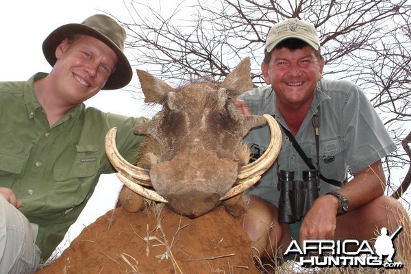 Hunting Warthog with Wintershoek Johnny Vivier Safaris in SA