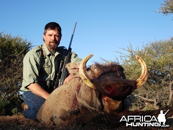 Hunting Warthog with Wintershoek Johnny Vivier Safaris in SA