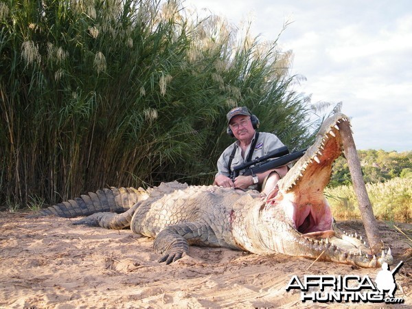 Hunting Croc with Nhenda Safaris Mozambique