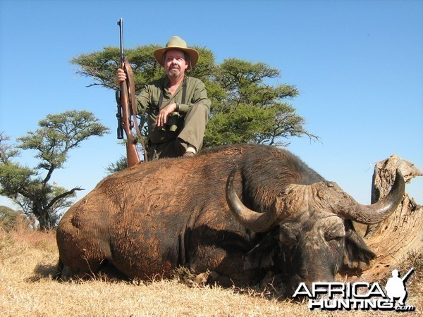 Hunting Buffalo with Wintershoek Johnny Vivier Safaris in SA