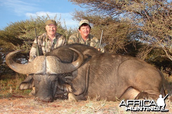 Hunting Buffalo with Wintershoek Johnny Vivier Safaris in SA