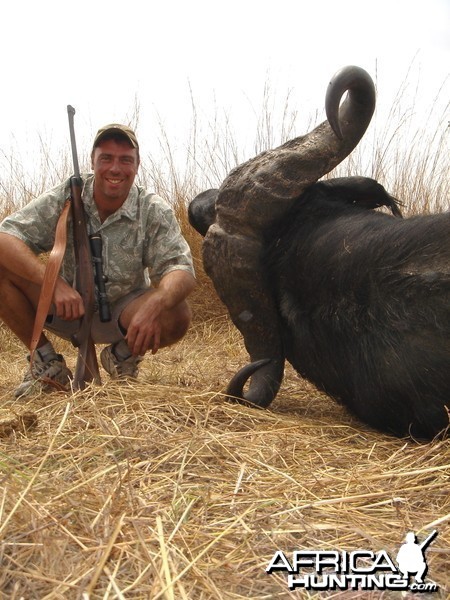 Hunting Buffalo with Wintershoek Johnny Vivier Safaris in SA