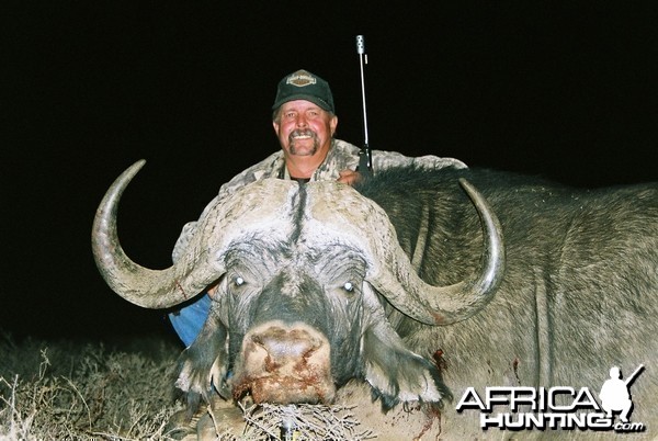 Hunting Buffalo with Wintershoek Johnny Vivier Safaris in SA