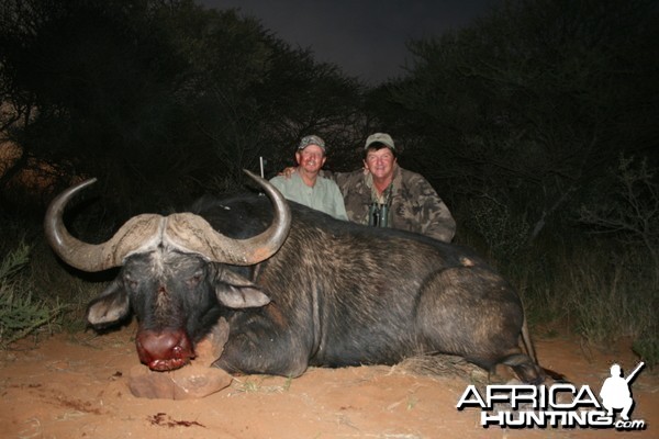 Hunting Buffalo with Wintershoek Johnny Vivier Safaris in SA