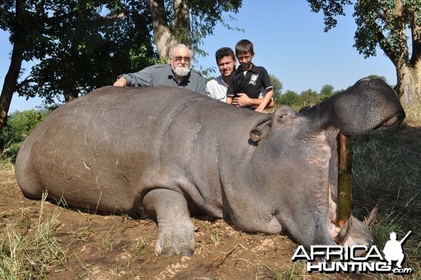 Hunting Hippo with Wintershoek Johnny Vivier Safaris in SA