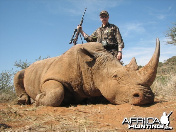 Hunting White Rhino with Wintershoek Johnny Vivier Safaris in SA