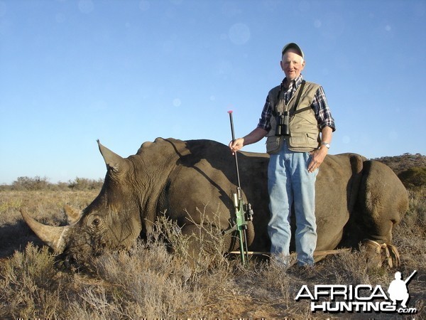 Hunting White Rhino with Wintershoek Johnny Vivier Safaris in SA