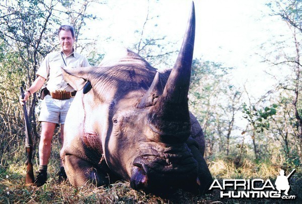 Hunting White Rhino with Wintershoek Johnny Vivier Safaris in SA