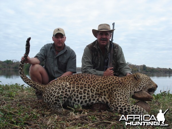 Hunting Leopard with Wintershoek Johnny Vivier Safaris in SA