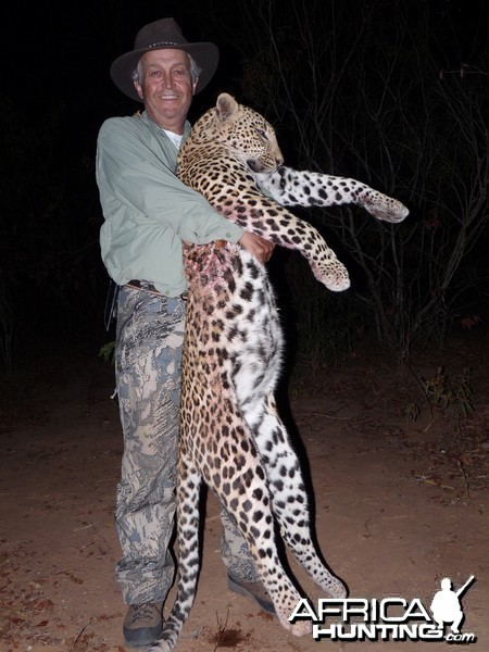 Hunting Leopard with Wintershoek Johnny Vivier Safaris in SA