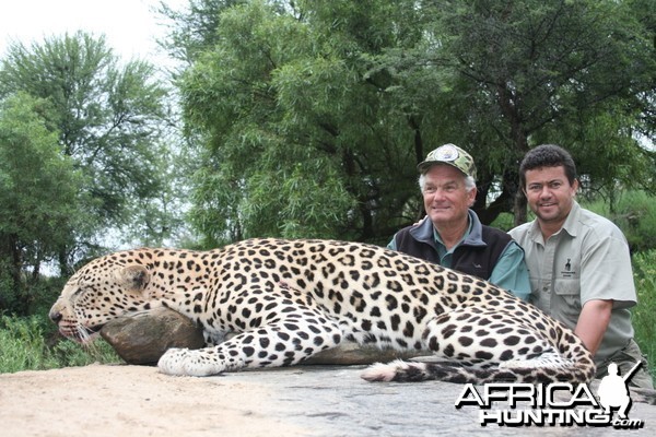 Hunting Leopard with Wintershoek Johnny Vivier Safaris in SA