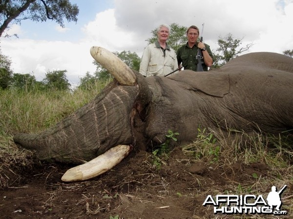 June 2011 Elephant hunt-Threeways Safaris- PH Quinn Kloppers