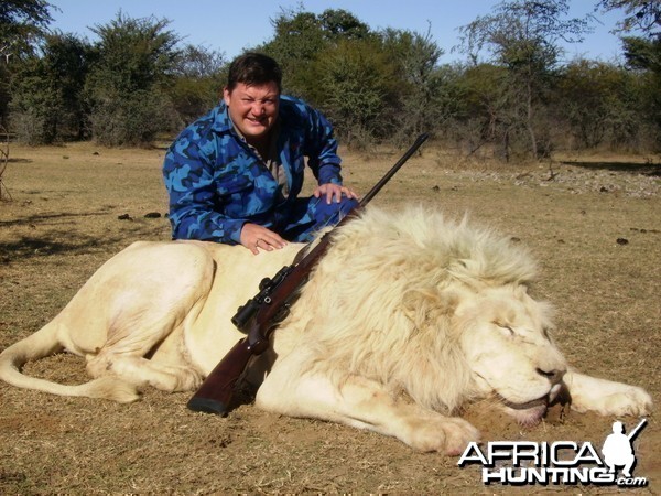 vadim with white lion male 2011