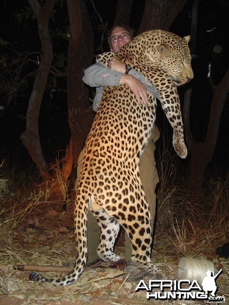Monster Leopard hunted in Zambia with Prohunt Zambia