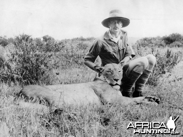 HRH The Prince Henry, Duke of Gloucester, with Lion