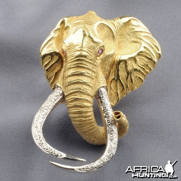 18kt Gold Elephant Brooch depicting &quot;Shawu&quot;