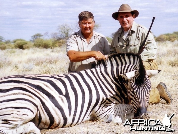 Holstein Hunting Safaris Namibia-PH Gunther Heimstadt on Zebra hunt