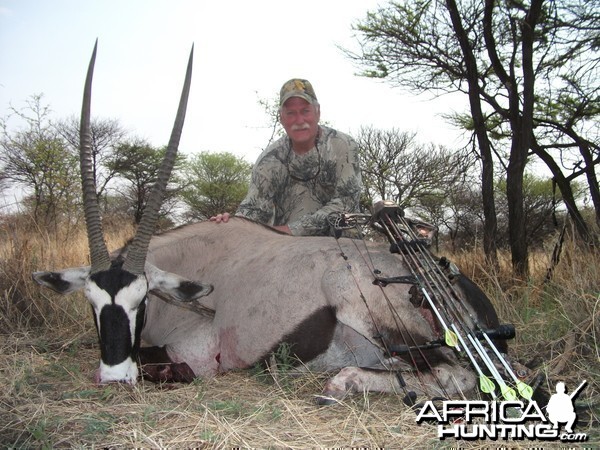 Bowhunting Gemsbok in Namibia