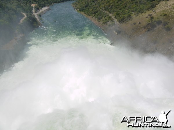 kariba dam april 2010 with the gates open