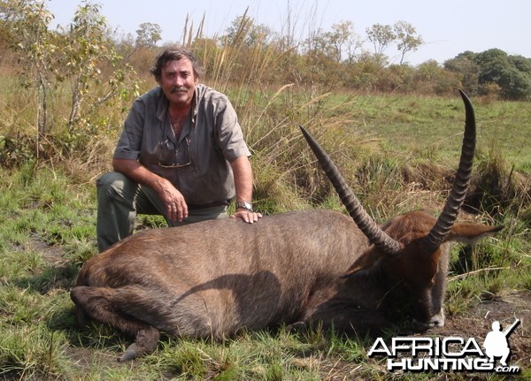 Defassa Waterbuck hunted in Central Africa with Club Faune