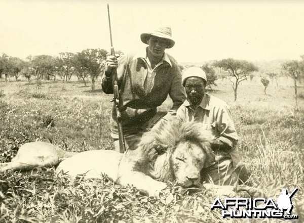 Gary Cooper Lion hunting in Africa 1930s