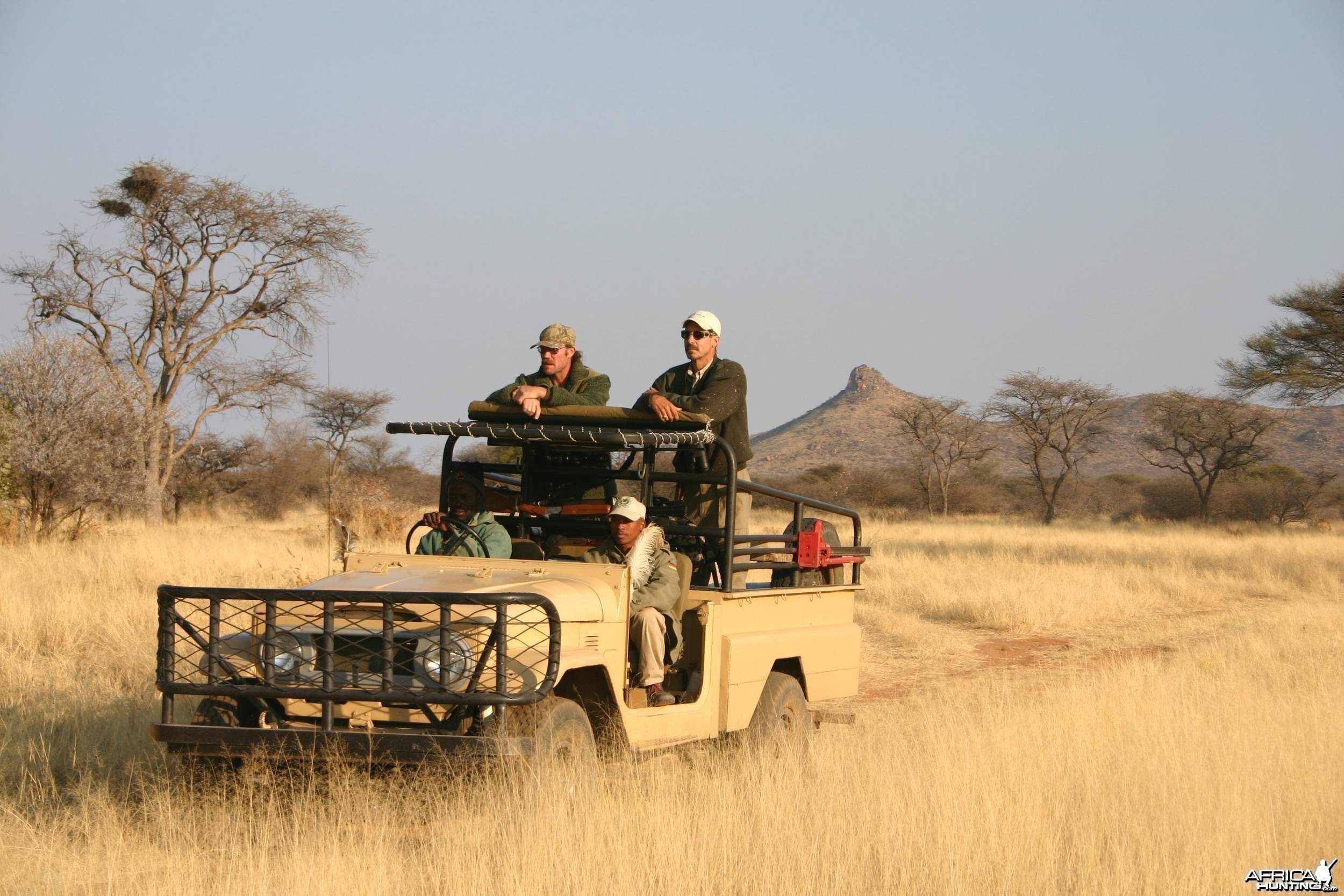 Hunting Vehicle Toyota Land Cruiser 4x4 Long Wheel Base