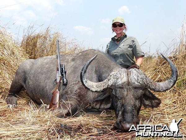 Buffalo hunt with Wintershoek Johnny Vivier Safaris