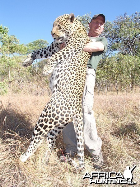 Bullet Safaris - Leopard