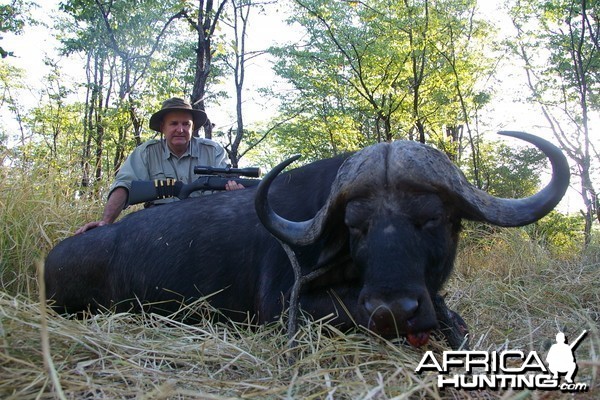 Buffalo hunting in the South Luangwa area of Zambia - 40 inch horns