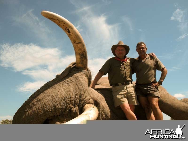 104 pounds tusker with Johan Calitz Safaris in Botswana - PH Willy McDonald