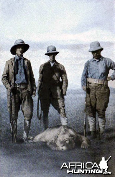 Theodore Roosevelt, Kermit Roosevelt and Sir Alfred Pease at the carcass of