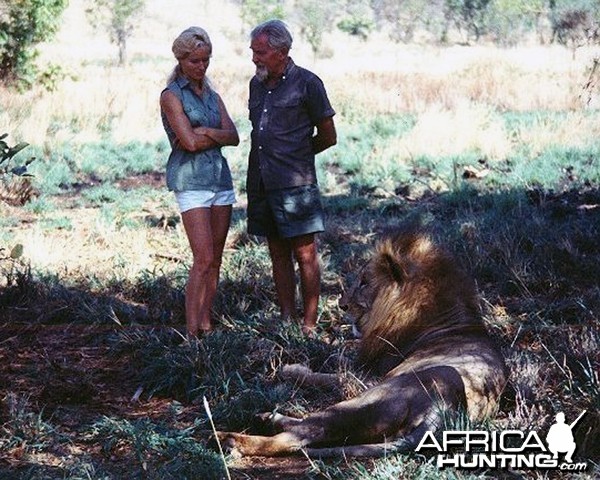 George Adamson, Virginia McKenna and Lion Ugas