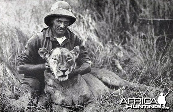 Mr. Akeley and dead Lioness