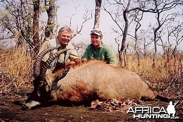 Bela Hidvegi with Roan hunted in Tanzania